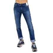 Slim-fit jeans